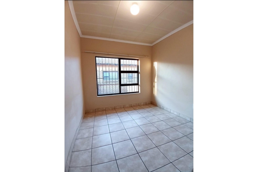 1 Bedroom Property for Sale in Vaalpark Free State